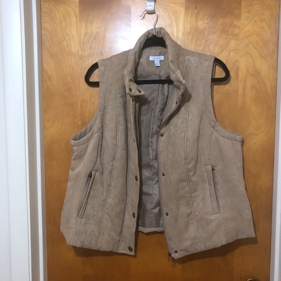 Plus Size Vest - Picture 3 of 3